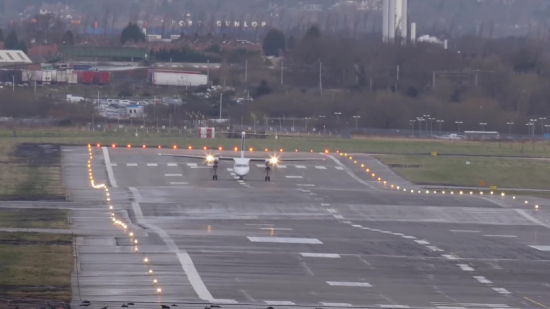 Plane Sways Dangerously while Taking Off